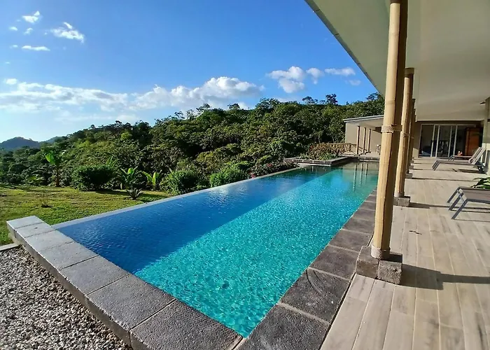 Luxury Villa *